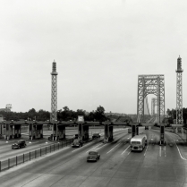 Traffic volumes rose steadily from the time the bridge opened, and by the mid-1950s, a second deck was needed.